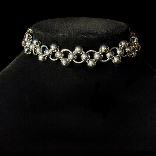 D.N.R Choker